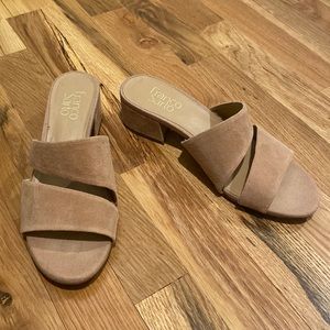 Short block heel sandal